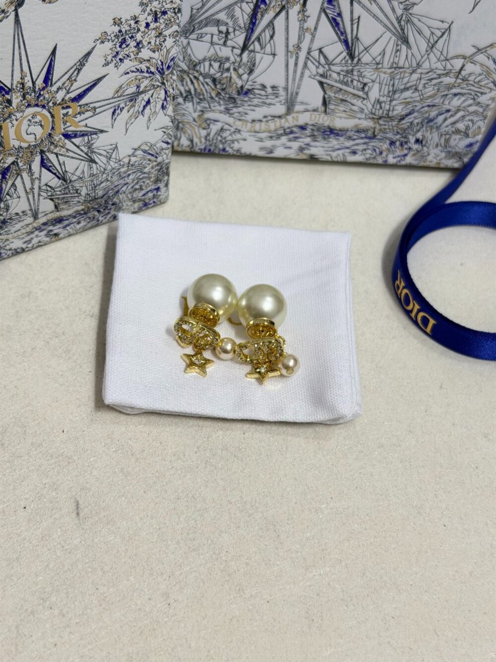 Dior Tribales Star and Pearl Earrings - Gold